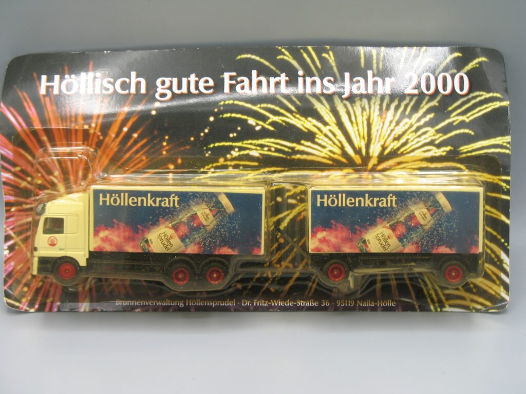 Camion publicitaire avec remorque Höllenkraft - Echelle 1:87