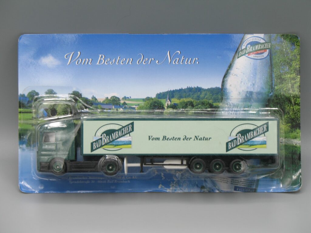 Camion publicitaire semi-remorque BadBrambacher - Echelle 1:87