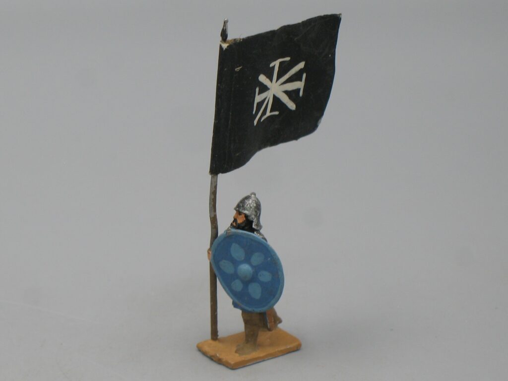 Soldat de plomb - Porte drapeau en armure avec bouclier bleu
