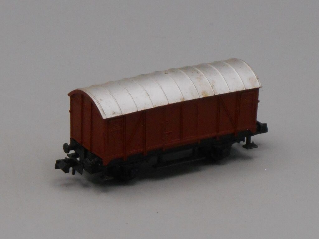Wagon couvert marron - Arnold Rapido