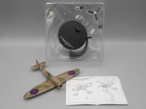 Pilotes de guerre - Avion Spitfire MK. VA - Editions Atlas