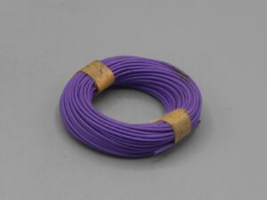 Bobine de fils électrique couleur mauve