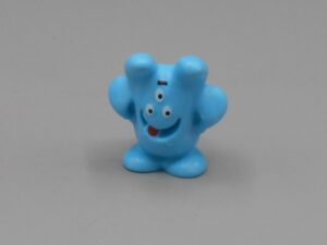 Monstre bleu clair - Kinder UN28