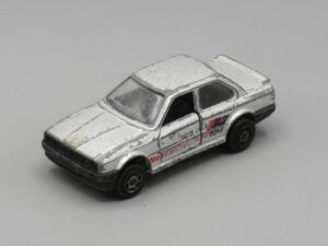 Voiture BMW 325i grise - Majorette réf 229