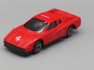 Voiture Ferrari rouge - Sohbi D-E 18