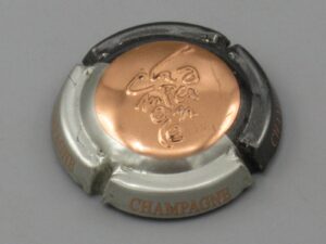 Muselet inconnu - Champagne grappe de raisin gravée cuivre