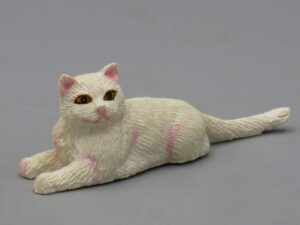 Chat blanc couché - L'originale Dolls' house - DeAgostini