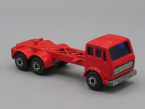Camion Mercedes rouge - Matchbox n°42