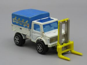 Camion Unimog Air France avec élévateur recollé - Majorette