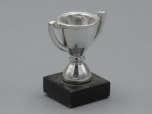 Trophée argent - Maison de poupée