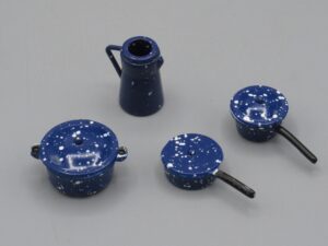 Ustensiles de cuisine bleu tacheté blanc - Maison de poupée