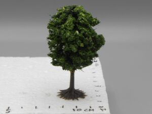 Arbre en boule sur pied 7 cm