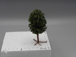 Arbre en boule sur pied 9 cm