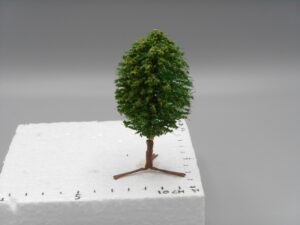 Arbre en boule sur pied 9 cm