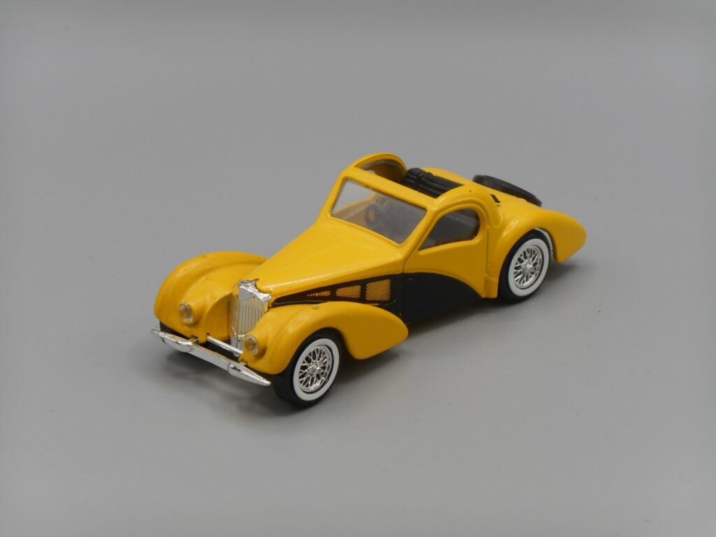 Voiture Bugatti 57 S Atalante 1939 - Solido