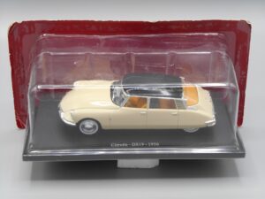 Voiture Citroën DS19 1956