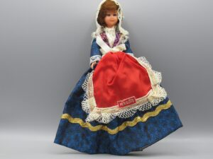 Poupée régionale Périgord - France