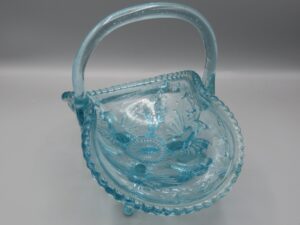 Vide poche panier en verre bleu