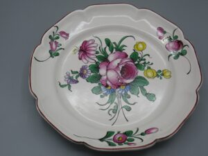 Assiette décorative fleurs rouges, jaunes, bleues Henri Chaumeil