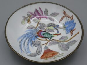 Petite assiette creuse céramique et métal