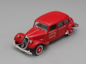 Voiture Citroën Traction Sapeurs pompiers Commune d'Azé - Norev