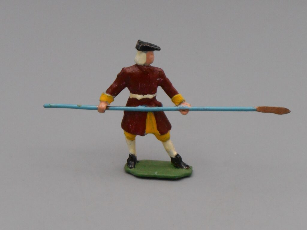 Soldat à pied marron lancier en défense - Ancien régime du 18e