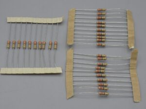 Composants : 30 résistances 22 ohms 1/2w