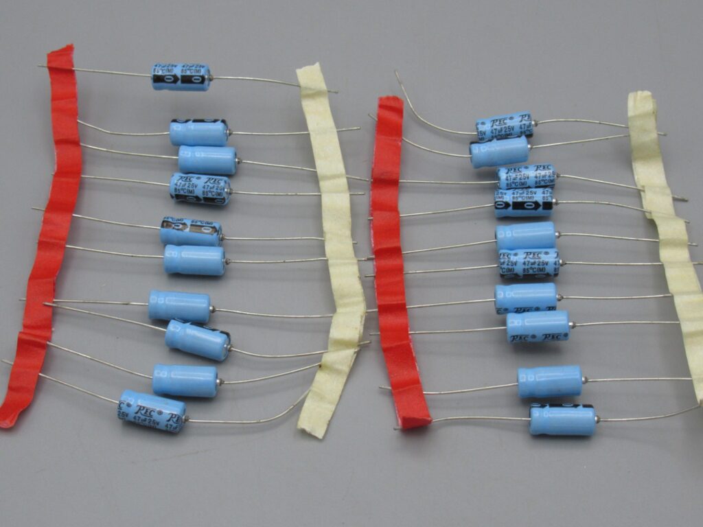 Composants : 20 condensateurs chimiques 47µF 25v axial