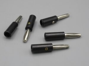 Composants : 5 fiches bananes 4 mm noires à visser