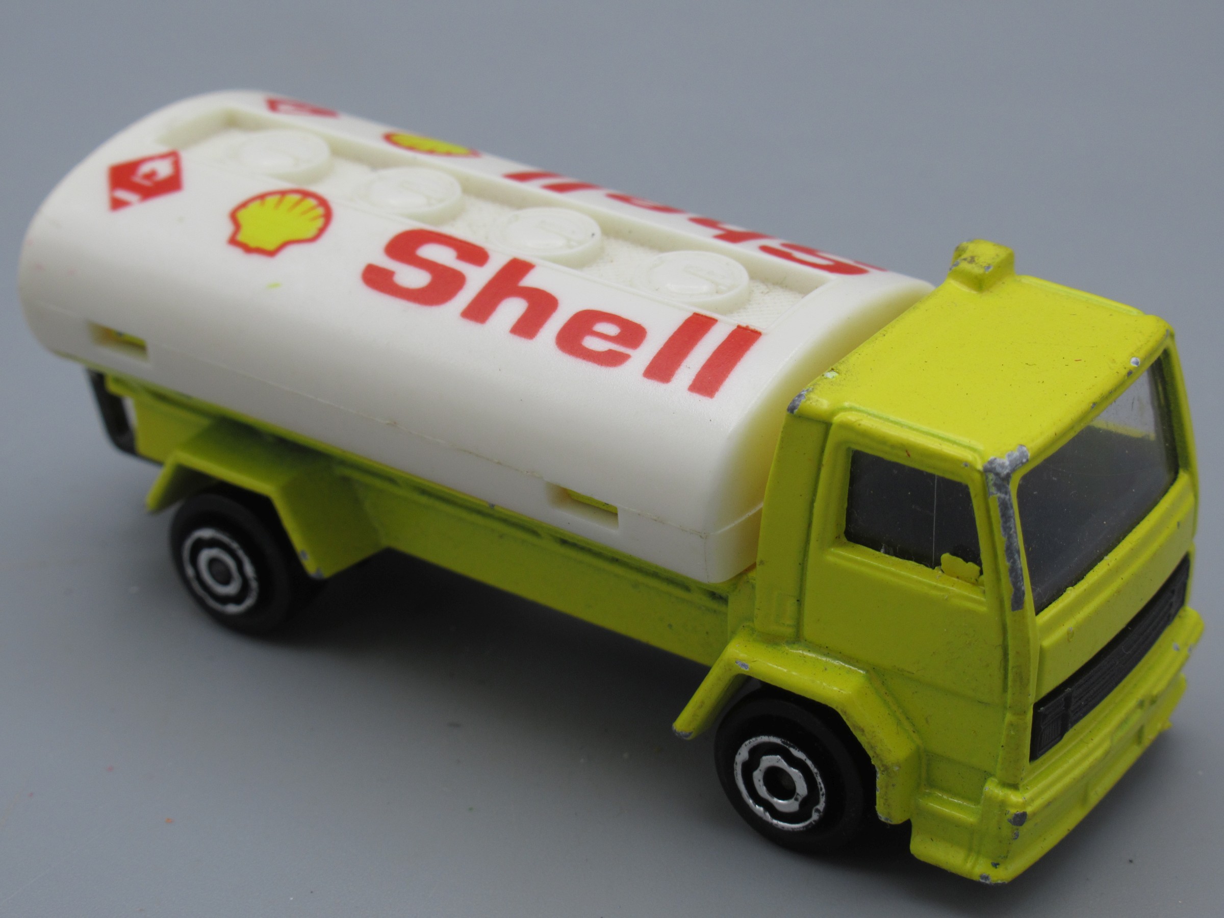 Camion Ford citerne Shell jaune clair - Majorette 241-245