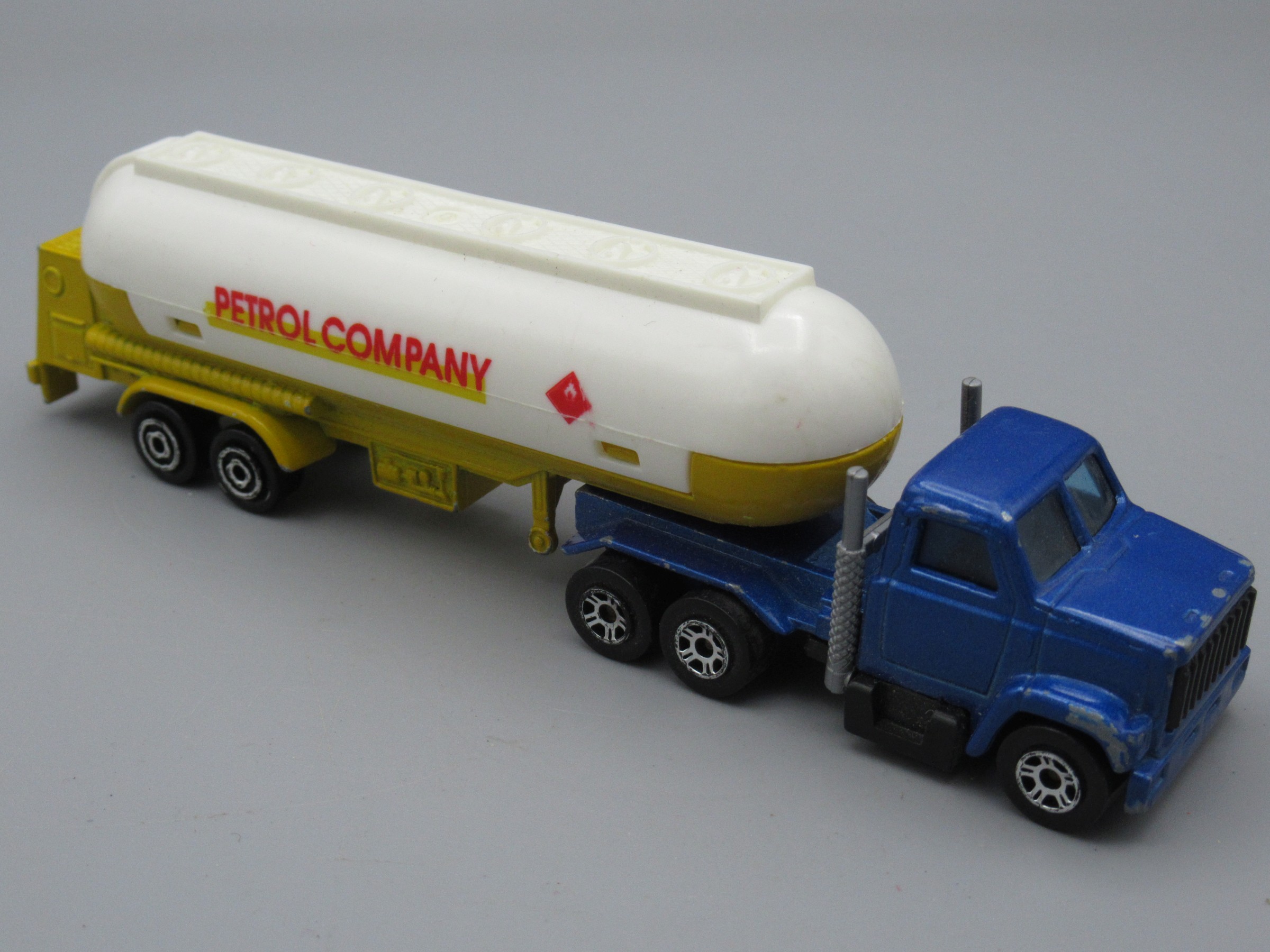 Camion citerne Petrol Company - Majorette