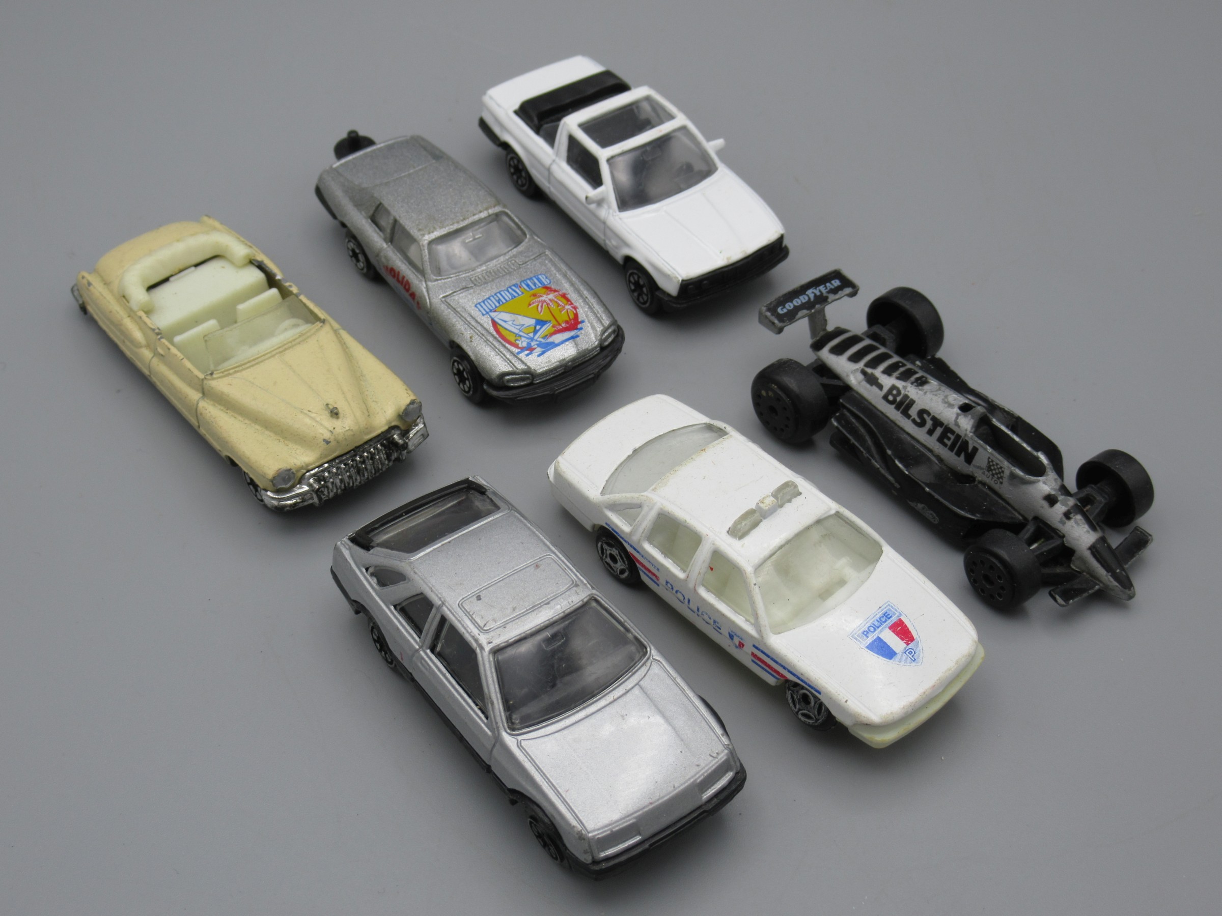6 voitures en état d'usage dont une police - Made in China