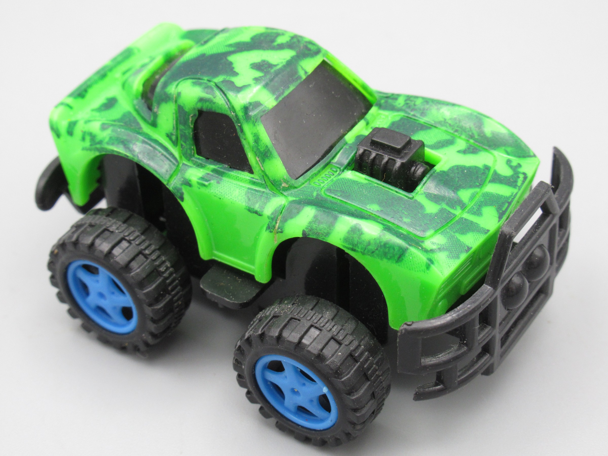 Voiture verte à friction