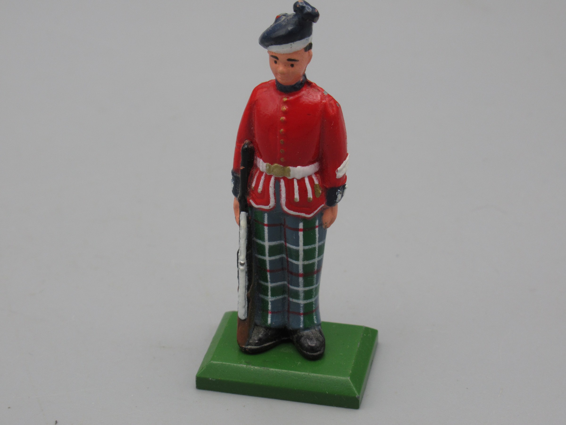 Soldat Ecossais au garde à vous - William Grant & Sons LTD 1990