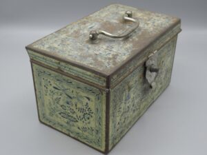 Coffret métal avec poignée de transport