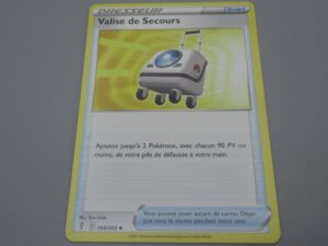 Pokemon Objet Valise de Secours - 154/203 Losange - 2021