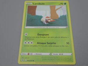 Pokemon Larvibule - Base - 018/264 Rond - 2021