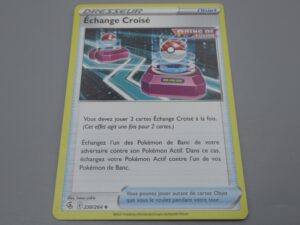 Pokemon Objet Echange Croisé - 230/264 Losange - 2021
