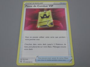 Pokemon Objet Passe de Combat VIP - 230/264 Losange - 2021