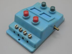 Poste de commandes à impulsion pour signaux ou aiguillages