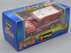 Voiture Land Rover Aziza rouge - Bburago