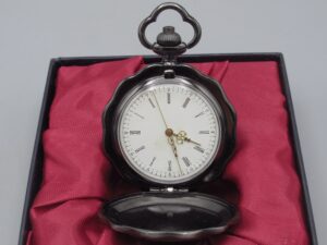 Montres de Gousset - Motif feuilles - Hachette