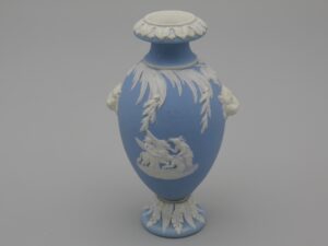 Vase soliflore en céramique motif antique