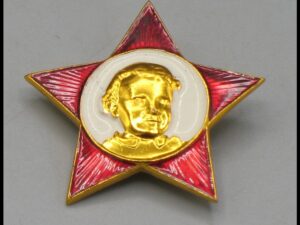 Insigne soviétique étoile rouge et tête d'enfant