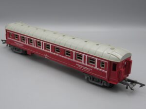 Wagon voiture restaurant 51 87 88-10 102-6 à crochets - Jouef