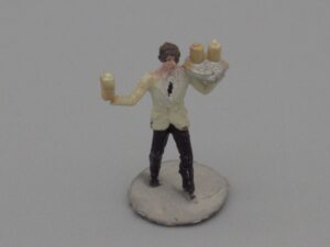 Serveur en tenue blanche et noire - H0