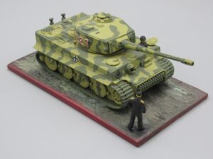 Maquette char allemand Tigre 1 n°221 version camouflage