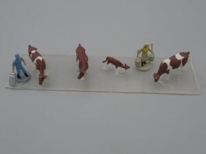 Couple de fermier et leurs vaches et veau - Echelle H0
