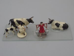 Fermières trayant leurs vaches - Echelle H0