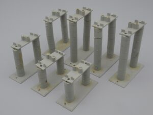 7 piliers ronds réglables pour pont - Echelle H0